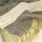 dettaglio sciarpa pashmina in lino e canapa gialla