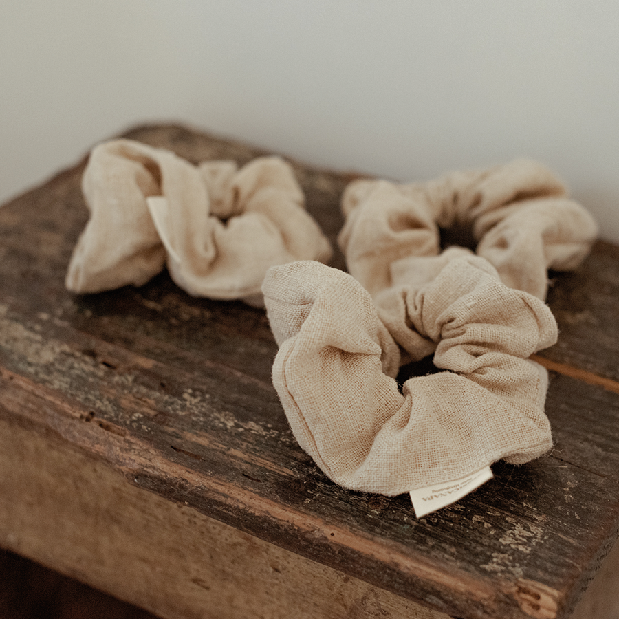 Tre scrunchie in canapa