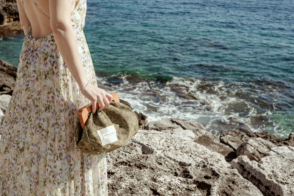 foto roberta con maxi bag in mano