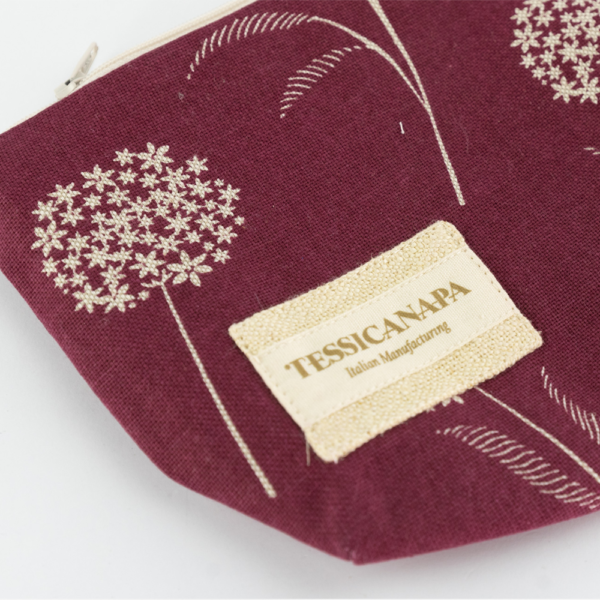 dettaglio mini pochette in cotone e canapa soffione
